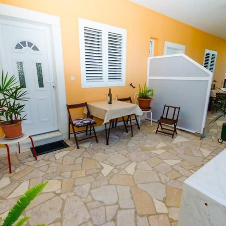 Apartments Ivana Trogir Exterior photo